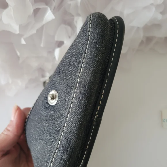 Dooney & Bourke Wristlet - Picture 6 of 8